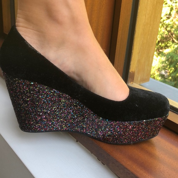 Business from the top. Party from the side - Picture 3 of 3